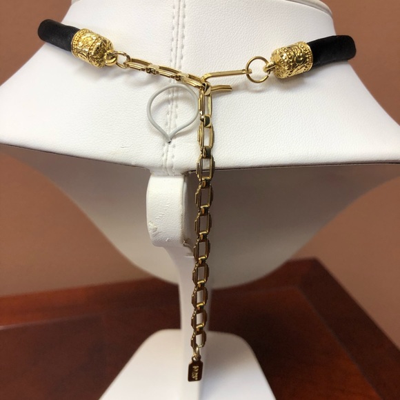 Cross necklace - Picture 3 of 4